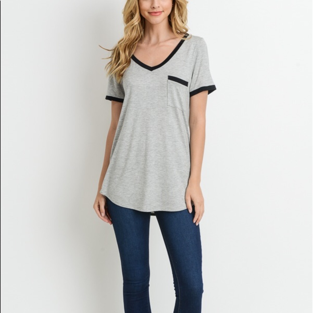 Short Sleeve V-Neck Top With Contras Front Pocket